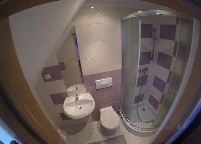 Imbir Pokoje I 招待所 波别罗沃